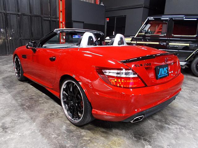ＳＬＫ ＳＬＫ２００ブルーエフィシェンシー　スポーツ　２０１１年モデル　ＡＭＧパッケージ　ＴＷＳ２０インチ　パナメリカーナグリル　トランクスポイラー　電動オープン　黒革シート　純正ＨＤＤナビ　地デジフルセグテレビ　ＣＤ録音　ＤＶＤ再生　ブルートゥース（8枚目）