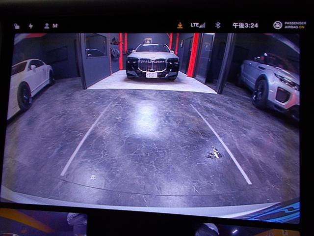モデルＳ ７５Ｄ　後期モデル　オートパイロット　パノラミックガラスルーフ　ホワイトレザー＆アルカンターラルーフライニング　純正ナビ　リアビューカメラ　ブルートゥース　ＵＳＢ　レッドキャリパー　ドラレコ　スペアキー（25枚目）
