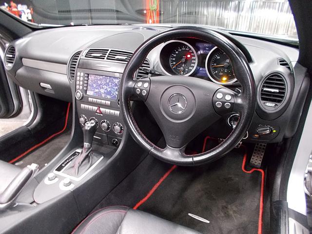 ＳＬＫ ＳＬＫ２００コンプレッサー　スポーツＥＤ　２５０台特別限定車　２００６年モデル　電動オープン　キセノンヘッドライト　１８インチアルミ　黒革シート　純正ナビ　スーパーチャージャー　スポーツサスペンション　パドルシフト　クルーズコントロール（12枚目）