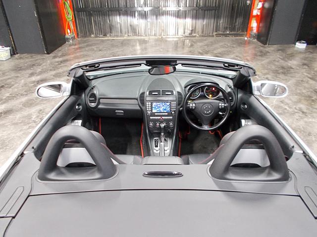 ＳＬＫ ＳＬＫ２００コンプレッサー　スポーツＥＤ　２５０台特別限定車　２００６年モデル　電動オープン　キセノンヘッドライト　１８インチアルミ　黒革シート　純正ナビ　スーパーチャージャー　スポーツサスペンション　パドルシフト　クルーズコントロール（16枚目）