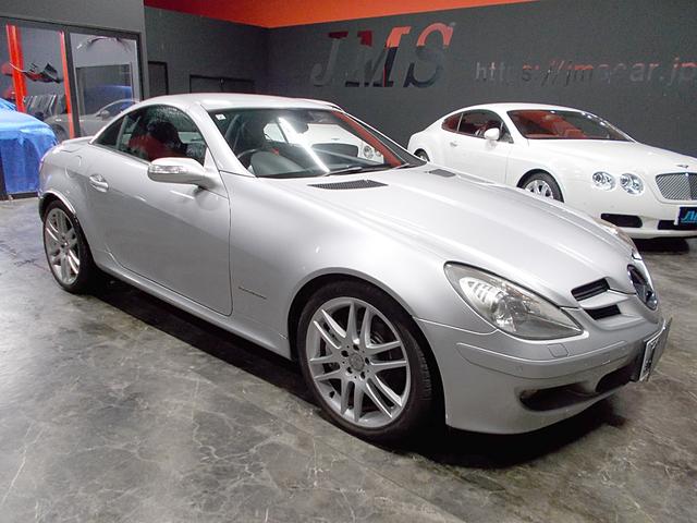 ＳＬＫ ＳＬＫ２００コンプレッサー　スポーツＥＤ　２５０台特別限定車　２００６年モデル　電動オープン　キセノンヘッドライト　１８インチアルミ　黒革シート　純正ナビ　スーパーチャージャー　スポーツサスペンション　パドルシフト　クルーズコントロール（24枚目）
