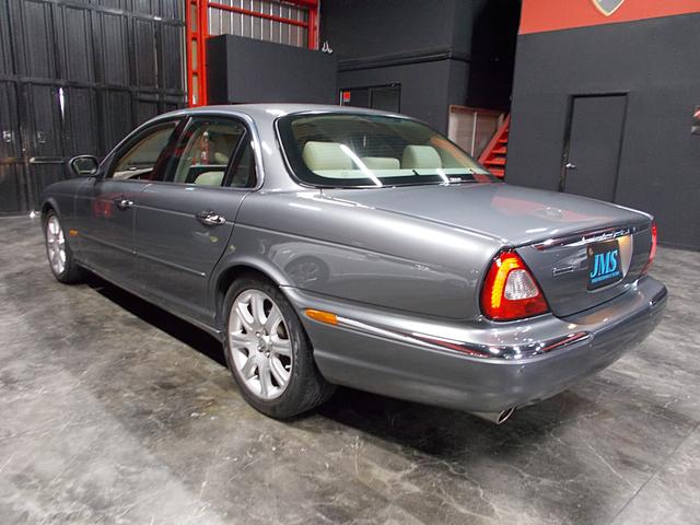 ＸＪ ＸＪ８　３．５　正規ディーラー車　Ｖ８　キセノンヘッドライト　純正１８インチアルミ　ベージュ革シート　メーカー純正オプションナビ　クルーズコントロール　前後コーナーセンサー　スペアキー　ＥＴＣ（8枚目）
