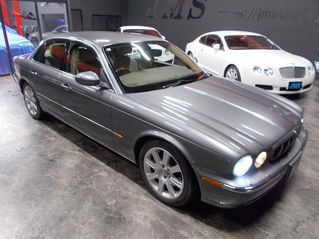ＸＪ ＸＪ８　３．５　正規ディーラー車　Ｖ８　キセノンヘッドライト　純正１８インチアルミ　ベージュ革シート　メーカー純正オプションナビ　クルーズコントロール　前後コーナーセンサー　スペアキー　ＥＴＣ（11枚目）