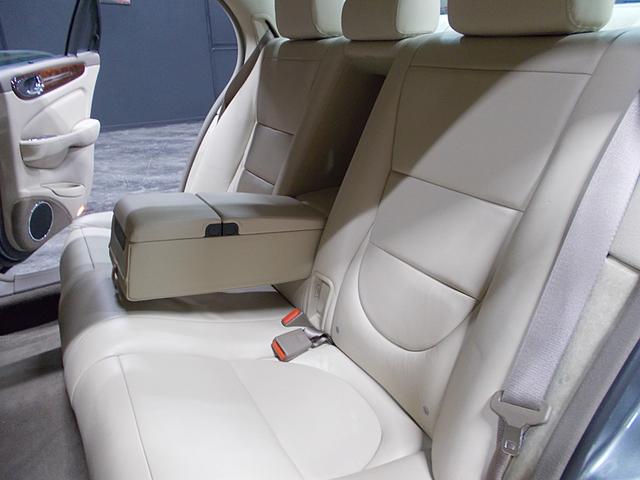 ＸＪ ＸＪ８　３．５　正規ディーラー車　Ｖ８　キセノンヘッドライト　純正１８インチアルミ　ベージュ革シート　メーカー純正オプションナビ　クルーズコントロール　前後コーナーセンサー　スペアキー　ＥＴＣ（16枚目）