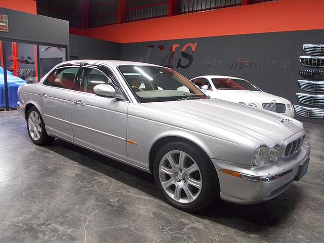 ＸＪ ＸＪ８　３．５　正規ディーラー車　Ｖ８　キセノンヘッドライト　純正１８インチアルミ　オフホワイト革内装　メーカー純正オプションナビ　クルーズコントロール　ＥＴＣ（5枚目）