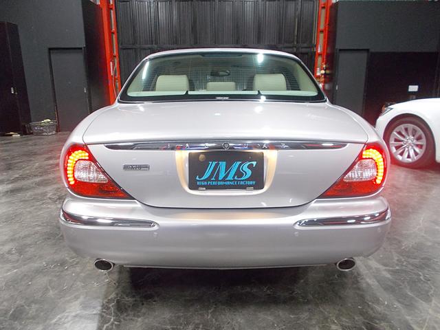 ＸＪ ＸＪ８　３．５　正規ディーラー車　Ｖ８　キセノンヘッドライト　純正１８インチアルミ　オフホワイト革内装　メーカー純正オプションナビ　クルーズコントロール　ＥＴＣ（7枚目）
