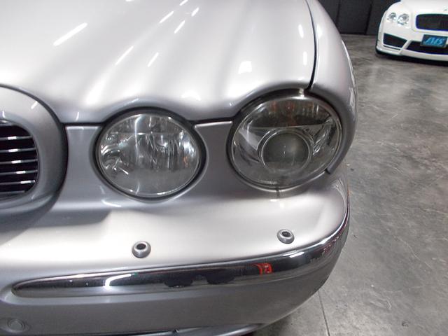 ＸＪ ＸＪ８　３．５　正規ディーラー車　Ｖ８　キセノンヘッドライト　純正１８インチアルミ　オフホワイト革内装　メーカー純正オプションナビ　クルーズコントロール　ＥＴＣ（9枚目）