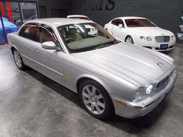 ＸＪ ＸＪ８　３．５　正規ディーラー車　Ｖ８　キセノンヘッドライト　純正１８インチアルミ　オフホワイト革内装　メーカー純正オプションナビ　クルーズコントロール　ＥＴＣ（11枚目）