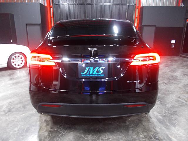 モデルX 100D オートパイロット 4WD ファルコンウイング 100Dロングレンジ フルセルフドライブコンピューター3 サモン オフホワイト革 衝突軽減ブレーキシステム ダブルサンルーフ アダプティブサスペンション(9枚目)