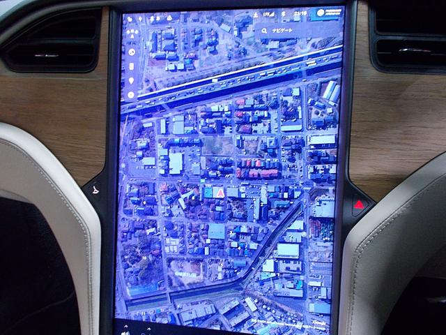 モデルX 100D オートパイロット 4WD ファルコンウイング 100Dロングレンジ フルセルフドライブコンピューター3 サモン オフホワイト革 衝突軽減ブレーキシステム ダブルサンルーフ アダプティブサスペンション(24枚目)