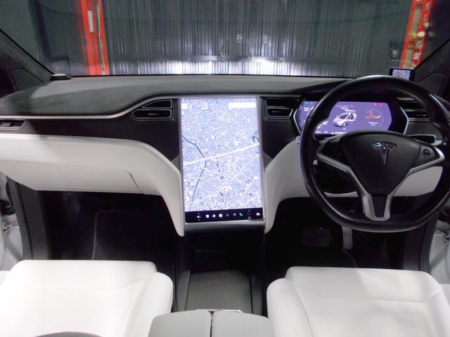 モデルＸ １００Ｄ　オートパイロット　４ＷＤ　サモン　セルフドライビングコンピューター３　ファルコンウイング　白革シート　アンビエントライト　ダブルガラスルーフ　純正２２インチアルミ　エアサスペンション　スペアキー×２（18枚目）