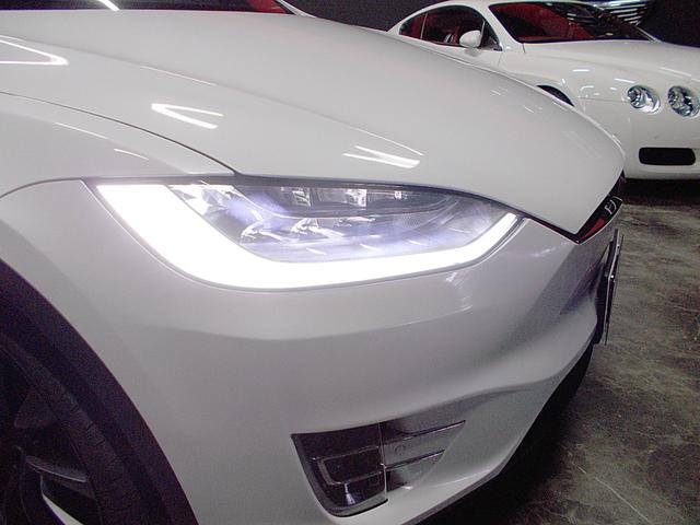 モデルＸ １００Ｄ　オートパイロット　４ＷＤ　サモン　セルフドライビングコンピューター３　ファルコンウイング　白革シート　アンビエントライト　ダブルガラスルーフ　純正２２インチアルミ　エアサスペンション　スペアキー×２（24枚目）