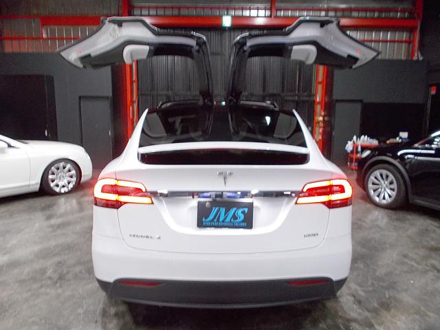 モデルＸ １００Ｄ　オートパイロット　４ＷＤ　サモン　セルフドライビングコンピューター３　ファルコンウイング　白革シート　アンビエントライト　ダブルガラスルーフ　純正２２インチアルミ　エアサスペンション　スペアキー×２（33枚目）