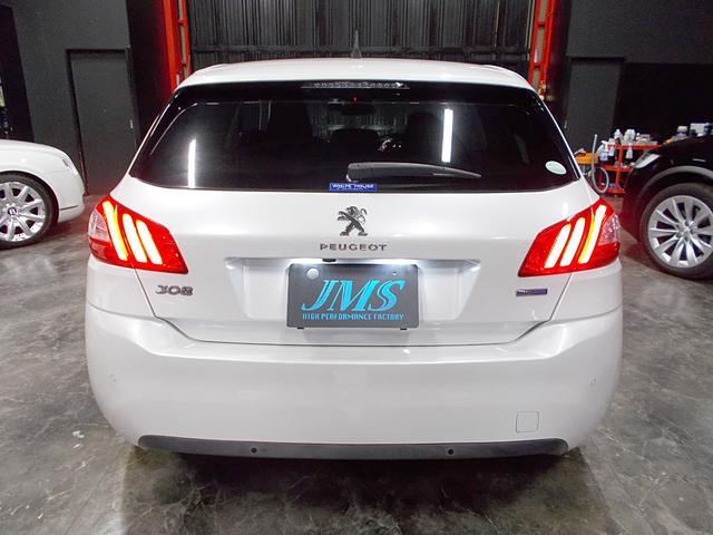 今まですべてディーラーメンテナンスのお車です！取説・保証書・整備記録簿・スペアキーもすべてありますので是非見に来てください！