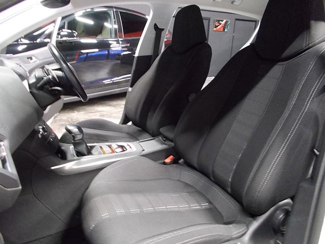 ファブリックスポーツシート状態に目立つダメージなくきれいです！