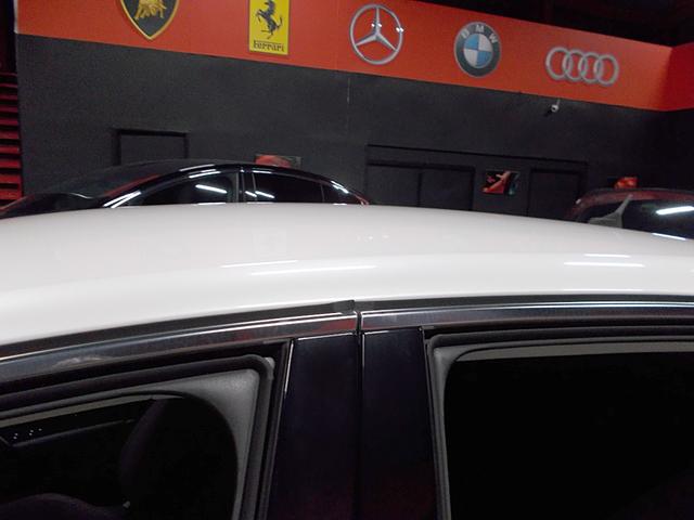 ルーフにも目立つダメージなくきれいです！