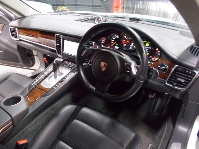 パナメーラ S ディーラー整備車両 整備記録簿 スポーツクロノパッケージ フロントエアサス交換済 黒革シート オプションRSスパイダーデザイン20インチアルミ サンルーフ ウオーターポンプ&ドライブベルト交換歴(12枚目)