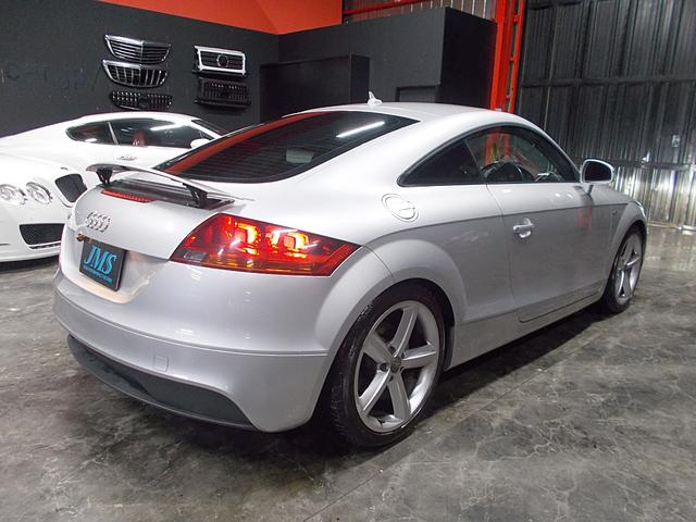 TTクーペ 2.0TFSI Sラインパッケージ ディーラー整備車両 整備記録簿 2.0ターボ ハーフレザーシート HDDナビ 社外地デジフルセグテレビ バックカメラ CD録音 DVD再生 レーダー探知機 ETC パドルシフト(6枚目)