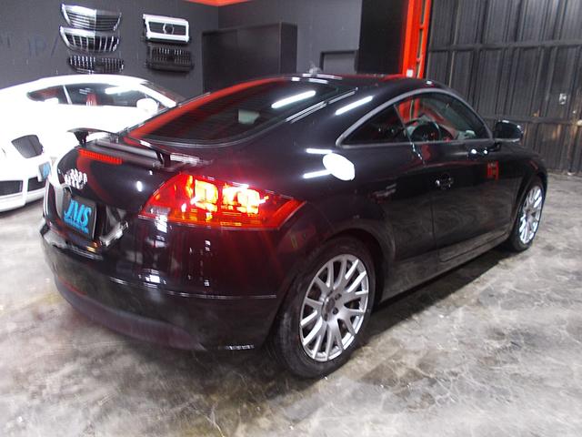 TTクーペ 2.0TFSI 正規ディーラー車 2.0ターボ ブラックレザーシート キセノンヘッドライト HDDナビ バックカメラ CD録音 DVD再生 ドライブレコーダー ETC パドルシフトマニュアルモード付(6枚目)