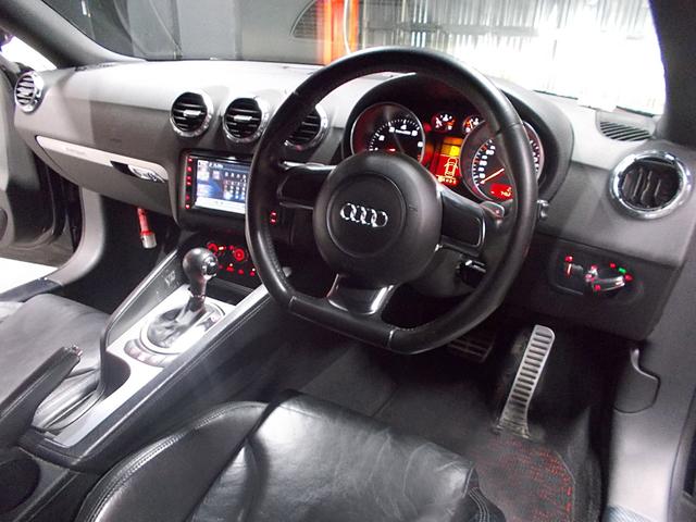 TTクーペ 2.0TFSI 正規ディーラー車 2.0ターボ ブラックレザーシート キセノンヘッドライト HDDナビ バックカメラ CD録音 DVD再生 ドライブレコーダー ETC パドルシフトマニュアルモード付(12枚目)