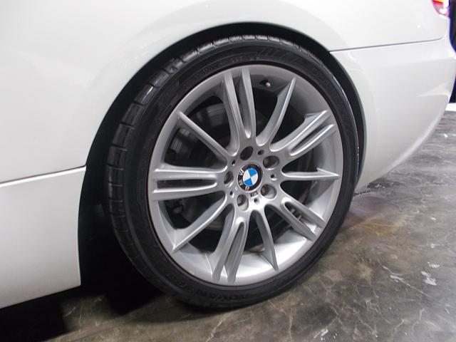 3シリーズ 335iカブリオレ Mスポーツパッケージ 7速ATツインターボ ディーラー整備車両 整備記録簿 電動オープン Mスポーツ18インチ&エアロ スペーサー 黒革シート 純正HDDナビ CD録音 DVD再生 クルーズコントロール プッシュスタート(24枚目)