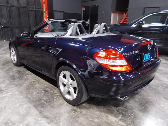 SLK SLK280 正規ディーラー車 V6 電動オープン 黒革シート SDナビ 地デジフルセグテレビ CD録音 DVD再生 ブルートゥース ETC クルーズコントロール ネックウオーマーヒーター(8枚目)