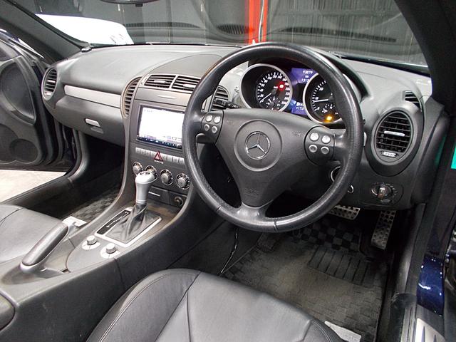 SLK SLK280 正規ディーラー車 V6 電動オープン 黒革シート SDナビ 地デジフルセグテレビ CD録音 DVD再生 ブルートゥース ETC クルーズコントロール ネックウオーマーヒーター(12枚目)
