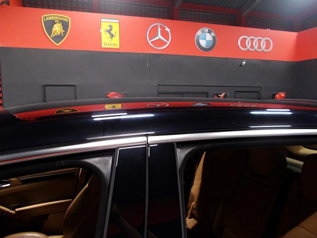 カイエン ２０１２年モデル　ディーラー整備車両　整備記録簿　８速ＡＴフルタイム４ＷＤ　純正１８インチ　革シート　ＳＤナビ　地デジフルセグテレビ　バックカメラ　ＣＤ録音　ＤＶＤ再生　ブルートゥース　ＵＳＢ　スペアキー　ＥＴＣ（18枚目）