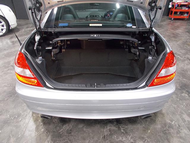 SLK SLK200コンプレッサー ディーラー整備車両 整備記録簿 電動オープン スーパーチャージャー 純正アルミ 黒革シート メーカー純正オプションナビ クルーズコントロール ネックウオーマーヒーター シートヒーター ETC(19枚目)