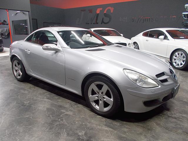 SLK SLK200コンプレッサー ディーラー整備車両 整備記録簿 電動オープン スーパーチャージャー 純正アルミ 黒革シート メーカー純正オプションナビ クルーズコントロール ネックウオーマーヒーター シートヒーター ETC(24枚目)