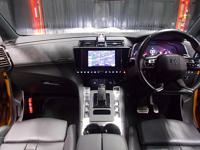 ＤＳ７クロスバック グランシック　ブルーＨＤｉ　ディーゼルターボエンジン　衝突軽減ブレーキ　レーンキープ　アダプティブクルーズコントロール　純正ナビ　１８０°カメラ　地デジフルセグテレビ　ブルートゥース　ＵＳＢ　ナッパレザーシート　オペラ内装（16枚目）