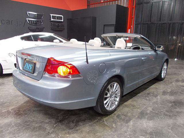 Ｃ７０ ベースグレード　ディーラー整備車両　整備記録簿　電動オープン　キセノンヘッドライト　１７インチ　革シート　ＨＤＤナビ　ＣＤ録音　ＤＶＤ再生　バックカメラ　３６０°ドライブレコーダー　ＥＴＣ　スペアキー（6枚目）