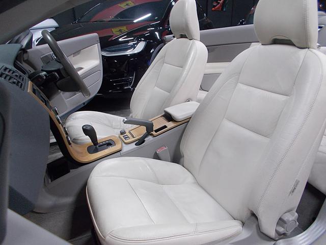 Ｃ７０ ベースグレード　ディーラー整備車両　整備記録簿　電動オープン　キセノンヘッドライト　１７インチ　革シート　ＨＤＤナビ　ＣＤ録音　ＤＶＤ再生　バックカメラ　３６０°ドライブレコーダー　ＥＴＣ　スペアキー（14枚目）