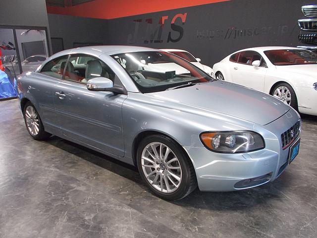 Ｃ７０ ベースグレード　ディーラー整備車両　整備記録簿　電動オープン　キセノンヘッドライト　１７インチ　革シート　ＨＤＤナビ　ＣＤ録音　ＤＶＤ再生　バックカメラ　３６０°ドライブレコーダー　ＥＴＣ　スペアキー（26枚目）