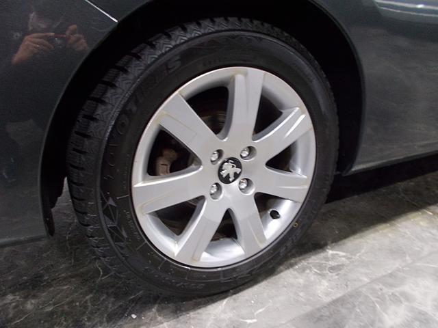 純正オプション１６インチアルミ　ＴＯＹＯタイヤ８分山あります！