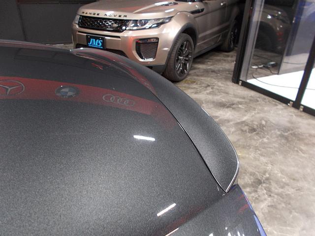 トランクスポイラー