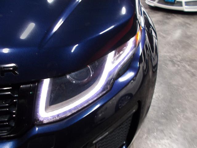 レンジローバーイヴォークコンバーチブル ＨＳＥダイナミック　ディーラー整備車両　記録簿　電動オープン　９速ＡＴターボ　コンビ革シート　アクティブクルコン　衝突軽減ブレーキ　レーンキープ　ブラインドスポット　マッサージシート　ナビ地デジＢカメラ　ブルートゥース（9枚目）