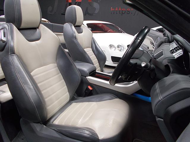 レンジローバーイヴォークコンバーチブル ＨＳＥダイナミック　ディーラー整備車両　記録簿　電動オープン　９速ＡＴターボ　コンビ革シート　アクティブクルコン　衝突軽減ブレーキ　レーンキープ　ブラインドスポット　マッサージシート　ナビ地デジＢカメラ　ブルートゥース（13枚目）