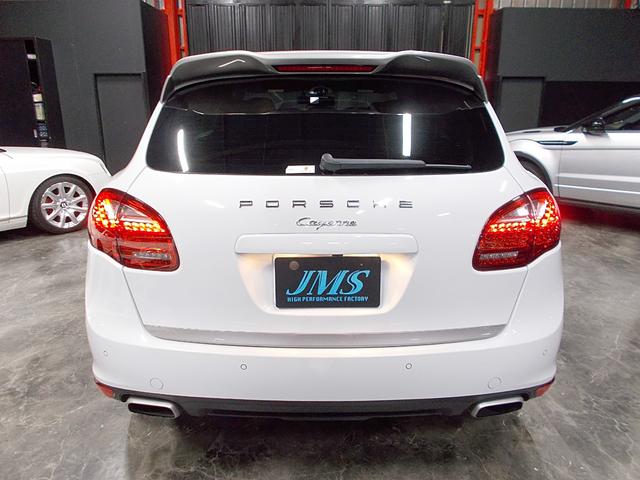 カイエン プラチナエディション 特別仕様車 ディーラー整備車両 整備記録簿 フルタイム4WD 専用シート SDナビ地デジBカメラ CD録音DVD再生ブルートゥース ドライブレコーダー ETC スペアキー クルーズコントロール(7枚目)