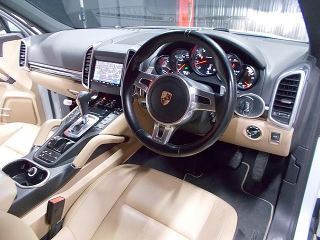 カイエン プラチナエディション 特別仕様車 ディーラー整備車両 整備記録簿 フルタイム4WD 専用シート SDナビ地デジBカメラ CD録音DVD再生ブルートゥース ドライブレコーダー ETC スペアキー クルーズコントロール(12枚目)