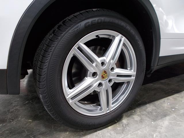 カイエン プラチナエディション 特別仕様車 ディーラー整備車両 整備記録簿 フルタイム4WD 専用シート SDナビ地デジBカメラ CD録音DVD再生ブルートゥース ドライブレコーダー ETC スペアキー クルーズコントロール(19枚目)