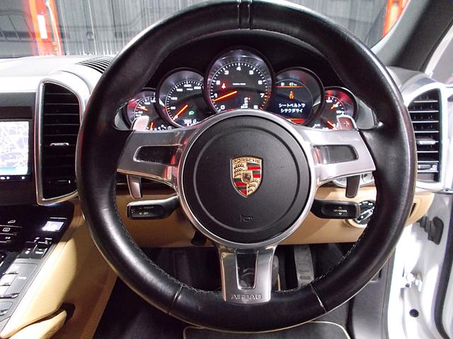 カイエン プラチナエディション 特別仕様車 ディーラー整備車両 整備記録簿 フルタイム4WD 専用シート SDナビ地デジBカメラ CD録音DVD再生ブルートゥース ドライブレコーダー ETC スペアキー クルーズコントロール(23枚目)