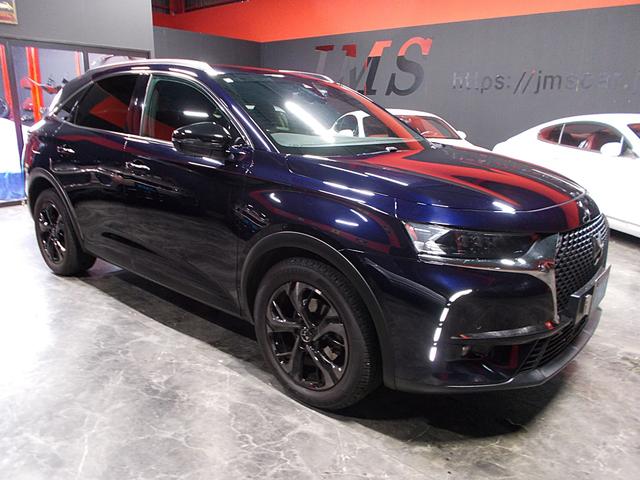 ＤＳ７クロスバック ソーシック　オプションカラーブルーアンクル　ディーゼルターボ　衝突軽減ブレーキ　レーンキープ　アクティブクルコン　ワイヤレス充電　ナビ地デジ１８０°カメラ　ブルートゥース　ＵＳＢ　スペアキー　１８インチアルミ（5枚目）