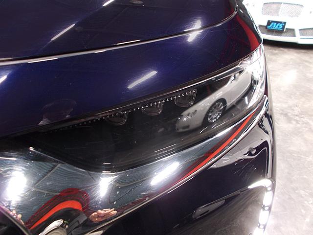 ＤＳ７クロスバック ソーシック　オプションカラーブルーアンクル　ディーゼルターボ　衝突軽減ブレーキ　レーンキープ　アクティブクルコン　ワイヤレス充電　ナビ地デジ１８０°カメラ　ブルートゥース　ＵＳＢ　スペアキー　１８インチアルミ（9枚目）