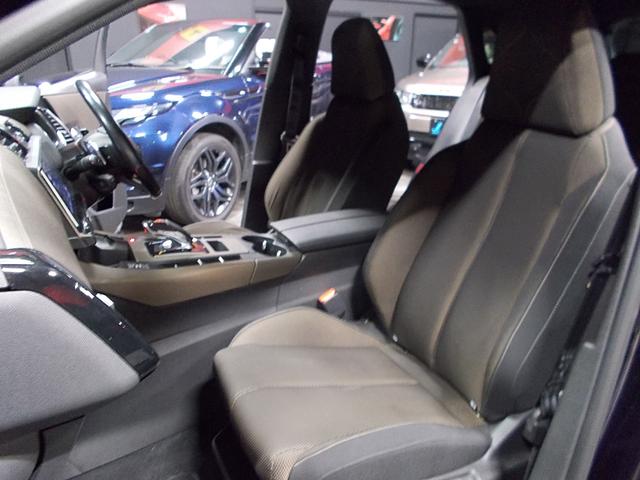 ＤＳ７クロスバック ソーシック　オプションカラーブルーアンクル　ディーゼルターボ　衝突軽減ブレーキ　レーンキープ　アクティブクルコン　ワイヤレス充電　ナビ地デジ１８０°カメラ　ブルートゥース　ＵＳＢ　スペアキー　１８インチアルミ（14枚目）