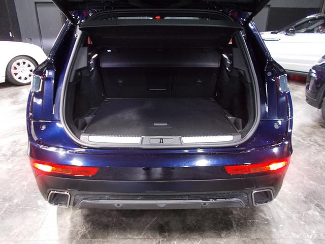 ＤＳ７クロスバック ソーシック　オプションカラーブルーアンクル　ディーゼルターボ　衝突軽減ブレーキ　レーンキープ　アクティブクルコン　ワイヤレス充電　ナビ地デジ１８０°カメラ　ブルートゥース　ＵＳＢ　スペアキー　１８インチアルミ（17枚目）