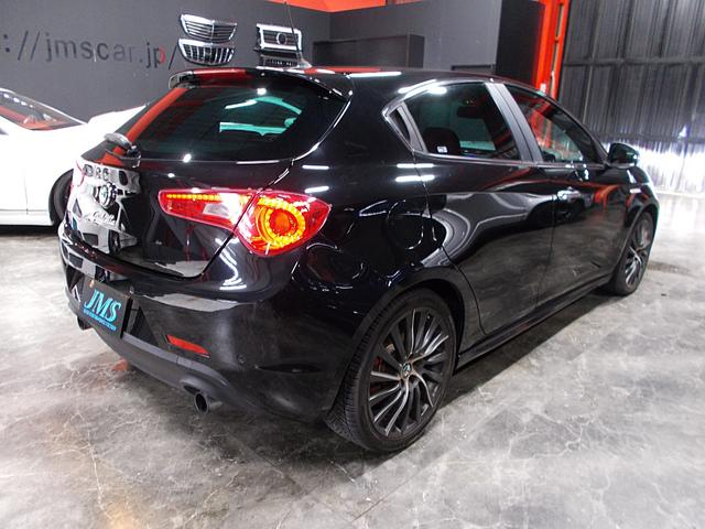 ジュリエッタ クアドリフォリオ ヴェルデ ディーラー整備車両整備記録簿10枚 6速マニュアルターボ 赤革シート SDナビ 地デジフルセグテレビ CD録音 DVD再生 ブルートゥース レッドキャリパーブレンボ ETC(6枚目)