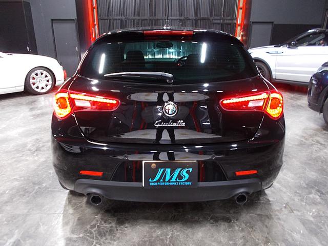 ジュリエッタ クアドリフォリオ ヴェルデ ディーラー整備車両整備記録簿10枚 6速マニュアルターボ 赤革シート SDナビ 地デジフルセグテレビ CD録音 DVD再生 ブルートゥース レッドキャリパーブレンボ ETC(7枚目)