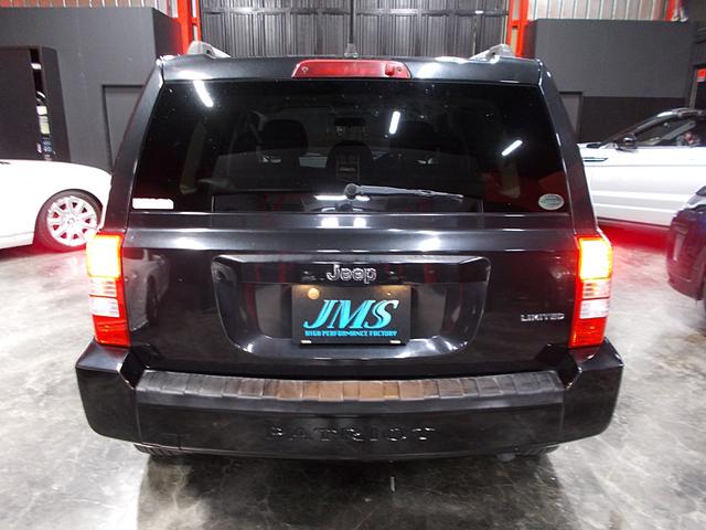 ジープ・パトリオット リミテッド ディーラー整備車両 整備記録簿 フルタイム4WD 黒革シート クルーズコントロール HDDナビ 地デジフルセグテレビ CD録音 DVD再生 USB スペアキー ETC 社外16インチアルミ(7枚目)