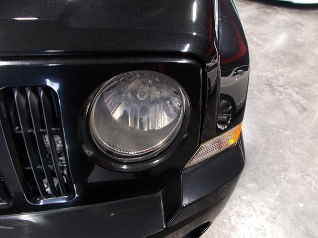 ジープ・パトリオット リミテッド ディーラー整備車両 整備記録簿 フルタイム4WD 黒革シート クルーズコントロール HDDナビ 地デジフルセグテレビ CD録音 DVD再生 USB スペアキー ETC 社外16インチアルミ(9枚目)